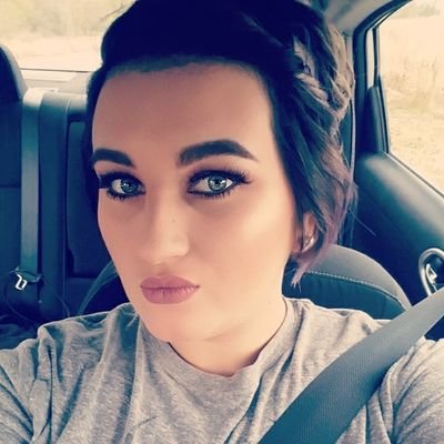 Profile Picture of Courtney Newell (@CourtneyNewelI) on Twitter