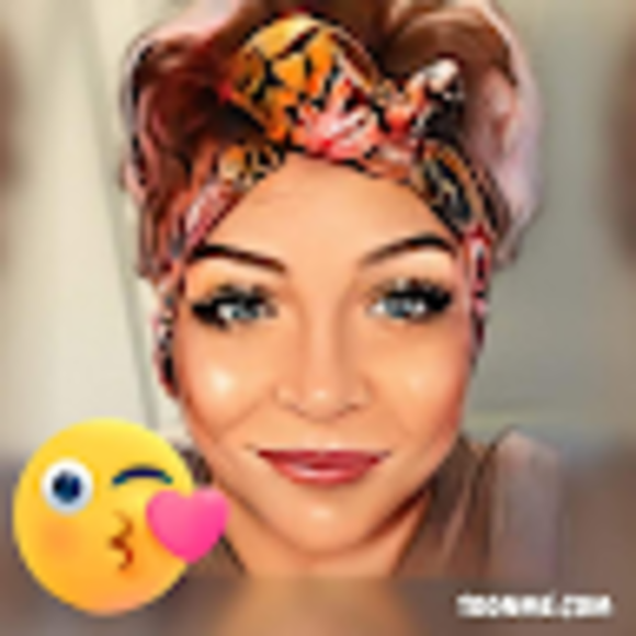 Profile Picture of Donna Haase (@navyrn03) on Poshmark