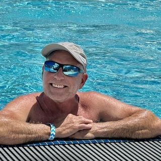 Profile Picture of Mark Schroepfer (@escenadogs) on Instagram