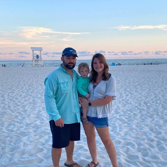 Profile Picture of Taylor Harmon (@taylor_harmon) on Poshmark