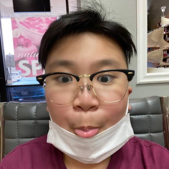 Profile Picture of Hënry Nguyen (@ian282) on Poshmark