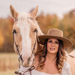 Profile Picture of Laura Dent (@lovelylauradent) on Instagram
