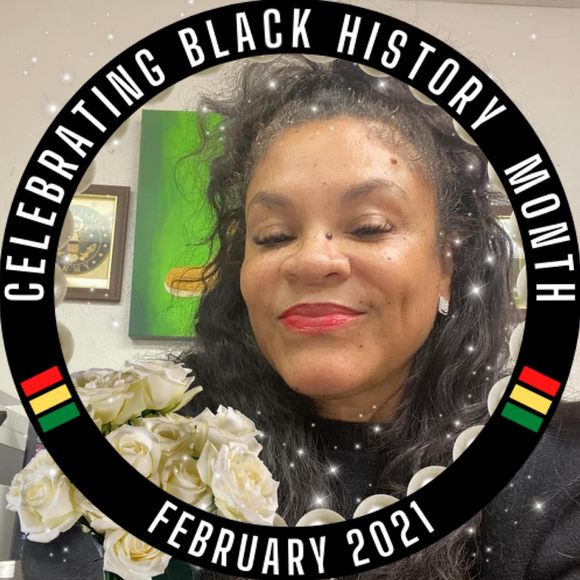 Profile Picture of Lisa Vereen (@lisavereen) on Poshmark