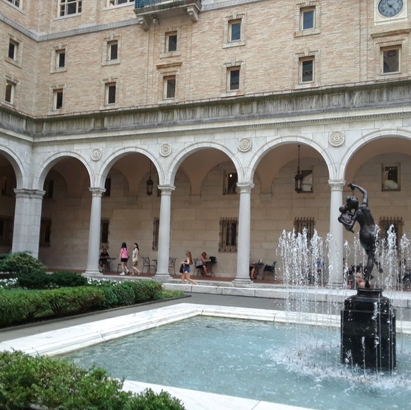 Profile Picture of Frances Hayes (@bestof) on Poshmark