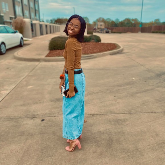 Profile Picture of Deborah Bardwell (@deborahb2003) on Poshmark