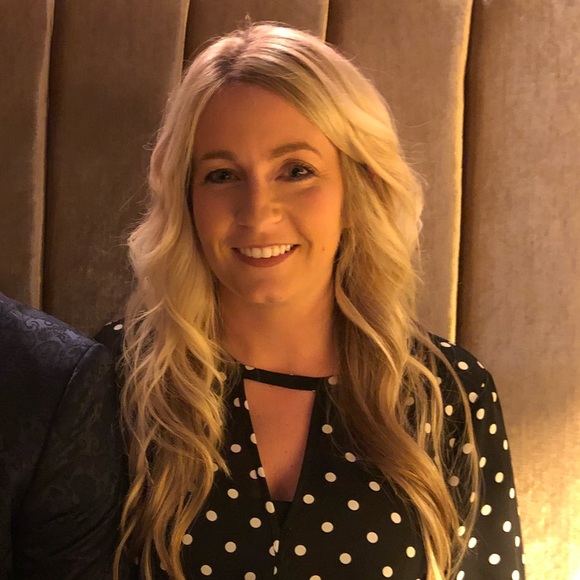 Profile Picture of Mary Arnoff (@mkf1432) on Poshmark