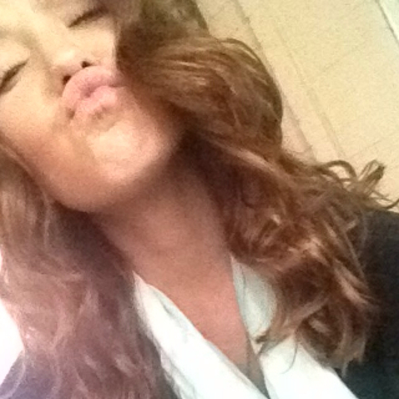 Analise Rijnders - Poshmark Profile Picture of Analise Rijnders (@this_girl_marie) on Poshmark