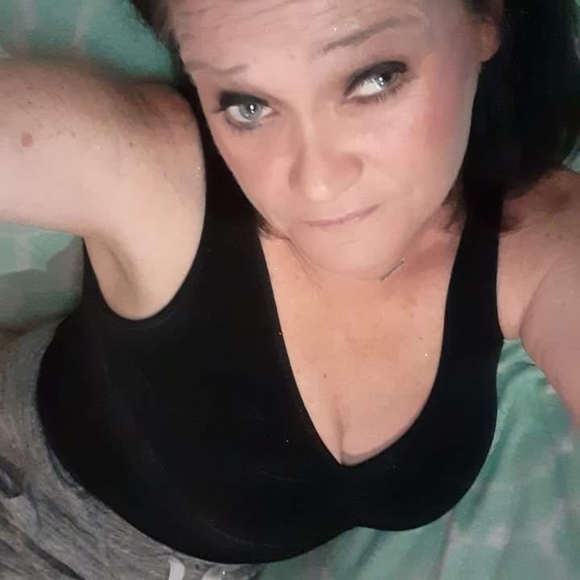 Profile Picture of Amileigh Morrelli (@emi1978) on Poshmark