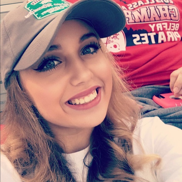 Profile Picture of Chasidy Lequire (@chasidylequire) on Poshmark