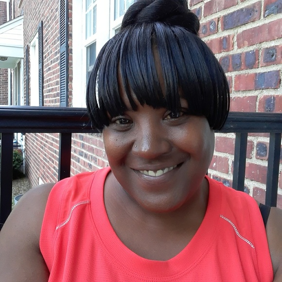 Profile Picture of Orelia Willis (@oreliawillis) on Poshmark