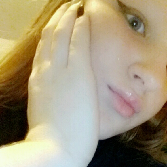 Profile Picture of Tasha Craine (@tashacraine) on Poshmark