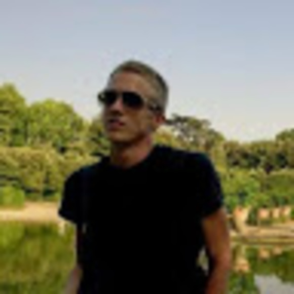 Colin Hewitt - Poshmark Profile Picture of Colin Hewitt (@cachewitt) on Poshmark