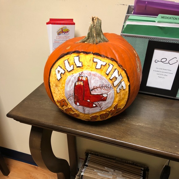 Profile Picture of Taylor Fraser (@taylor19490) on Poshmark