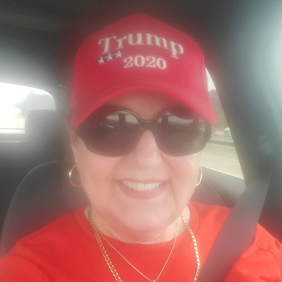 Profile Picture of Chris Pettit (@chris_pettit) on Poshmark