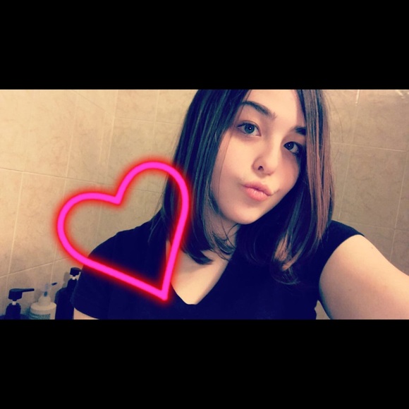 Profile Picture of Brianna Noto (@briannan9601) on Poshmark