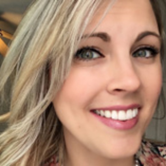 Profile Picture of Sara Bamford (@humblehoney) on Poshmark