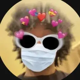 Profile Picture of   Jus a scary mask playing... (@lulpatchy) on Tiktok
