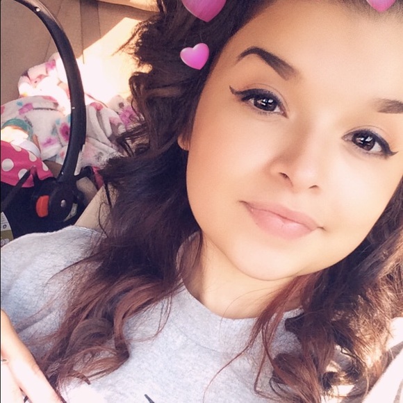 Profile Picture of Grace Munoz (@loveyouadam16) on Poshmark