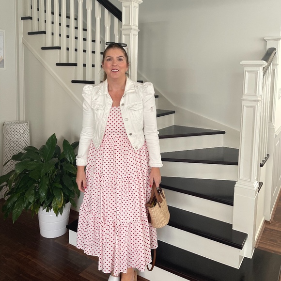 Profile Picture of Mairead Ennis (@shopaholickelly) on Poshmark