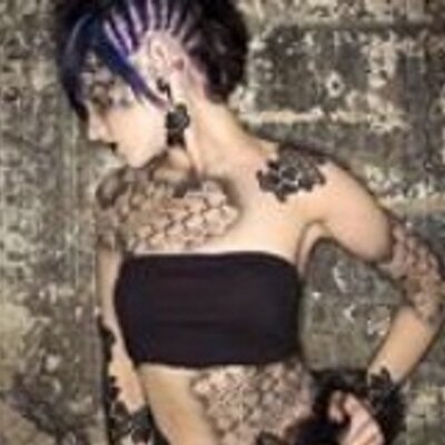 Profile Picture of Emily Stuesser (@IDoezHairz) on Twitter