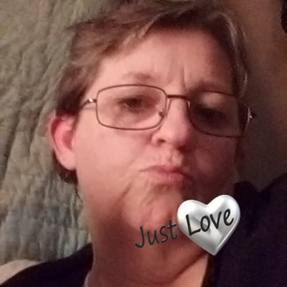 Profile Picture of Tonya Tabone (@tabonetonya602) on Poshmark