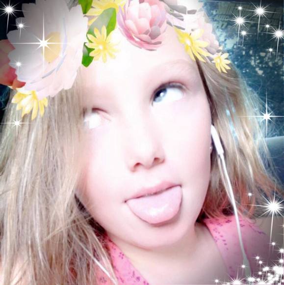 Samantha Fay - Poshmark Profile Picture of Samantha Fay (@s_fay) on Poshmark