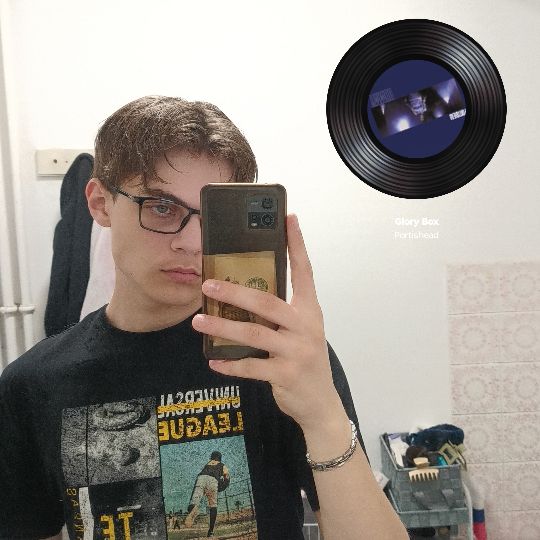 Aaron - Tiktok Profile Picture of Aaron (@aaron01071) on Tiktok