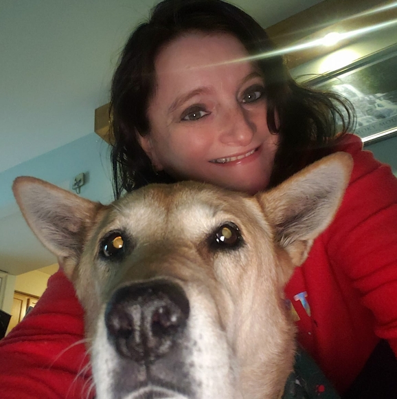 Profile Picture of Amy Gehringer-shafer (@amers613) on Poshmark