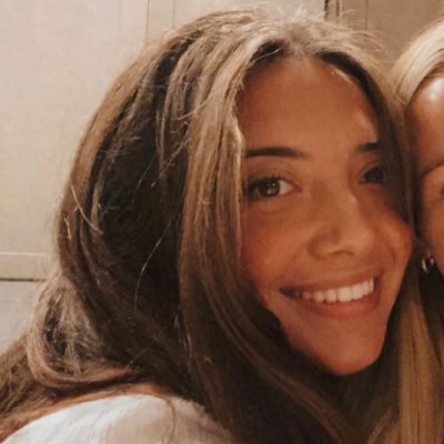 Profile Picture of Olivia Huss (@oliviahuss) on Twitter