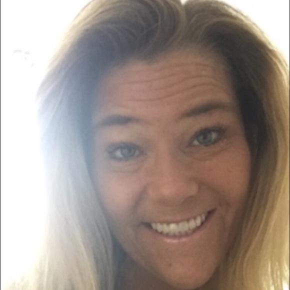 Profile Picture of Heidi Schultz (@hiyabear18) on Poshmark