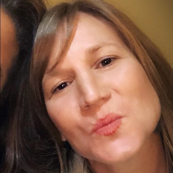 Profile Picture of Heather Gawne (@gawne1) on Poshmark