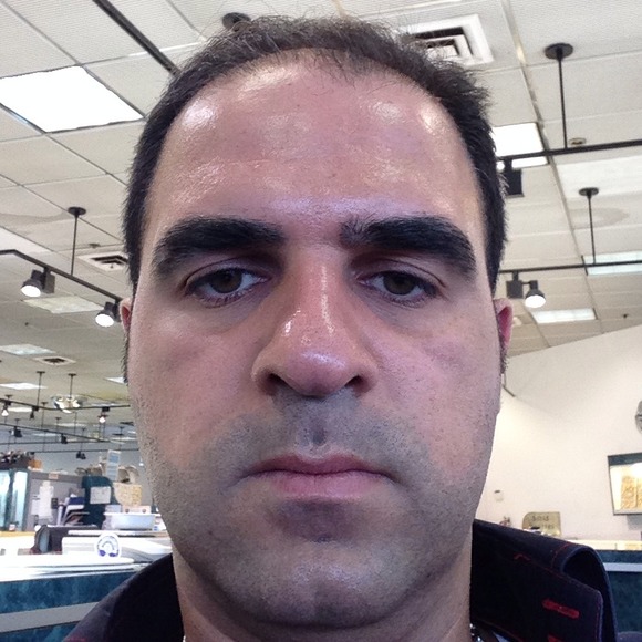 Profile Picture of Freddy Akay (@freddy2283) on Poshmark