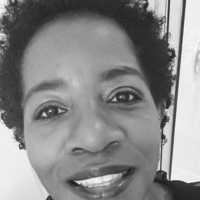 Profile Picture of Lisa Maxine (@MyQuietStorms) on Twitter