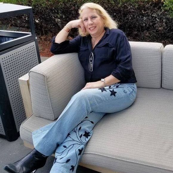 Profile Picture of Sherry Stauffer (@sherrystauffer) on Poshmark