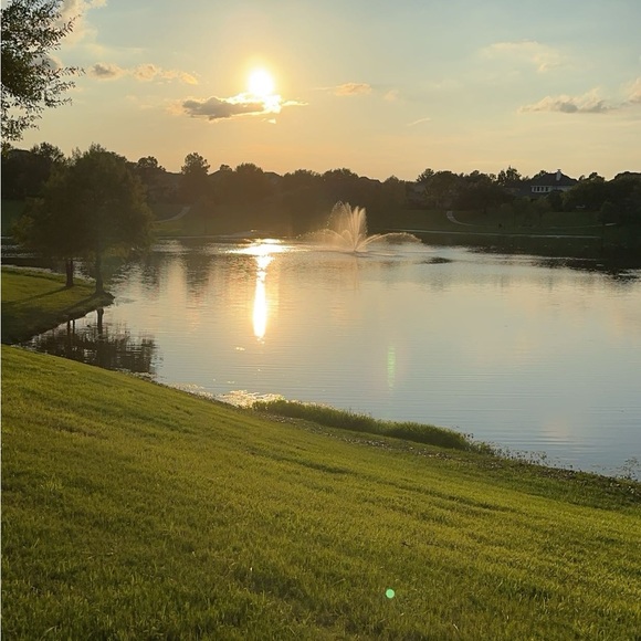 Profile Picture of Amidi Yaacoubi (@amidiyaacoubi) on Poshmark