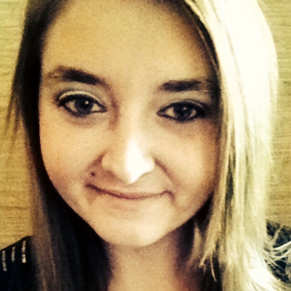 Profile Picture of Karlie Matesic (@kbeth1) on Poshmark