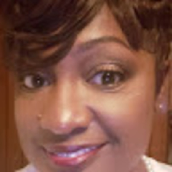 Profile Picture of Sherronda w Rhyan (@shae738) on Poshmark
