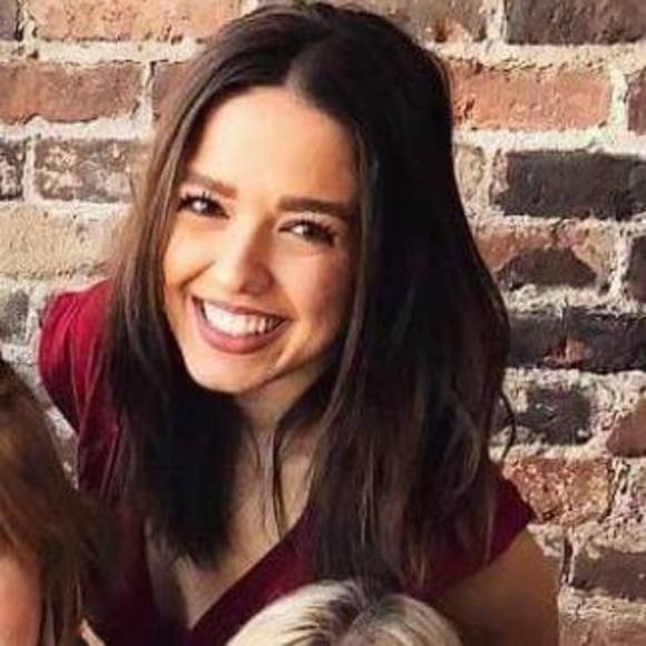 Profile Picture of Abigail Olshavsky (@abolshav) on Poshmark