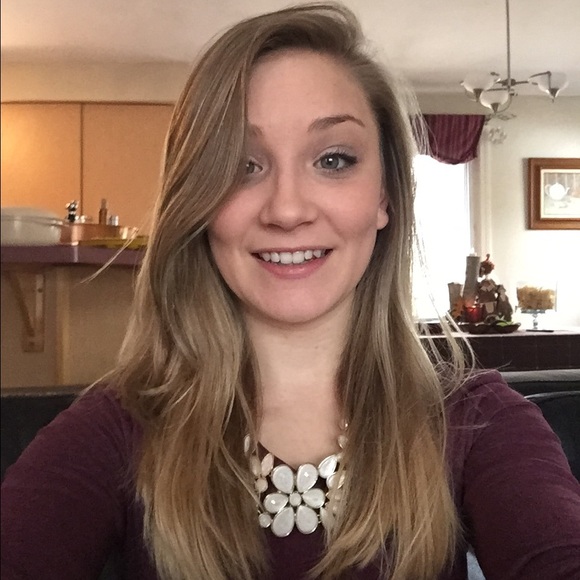 Profile Picture of Kerry Smith (@kerryalexasmith) on Poshmark