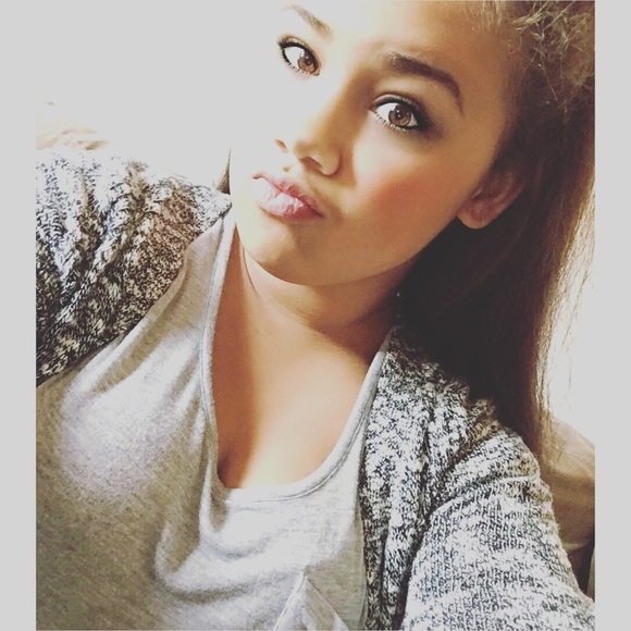 Profile Picture of Madison Gable (@madison2561) on Poshmark