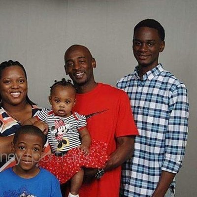 Profile Picture of Derrick Seals (@trinitygarden34) on Twitter