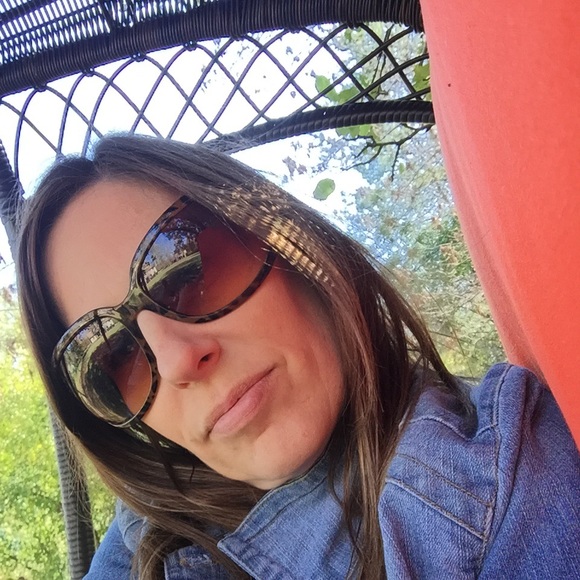 Profile Picture of Brynn Brown (@bcherner) on Poshmark