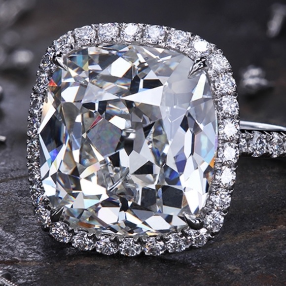 Profile Picture of Sarkis Manavazian (@fancyflawless18) on Poshmark