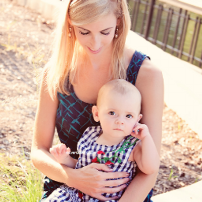 Profile Picture of Laura Angermeier (@StyleCharmLove) on Twitter