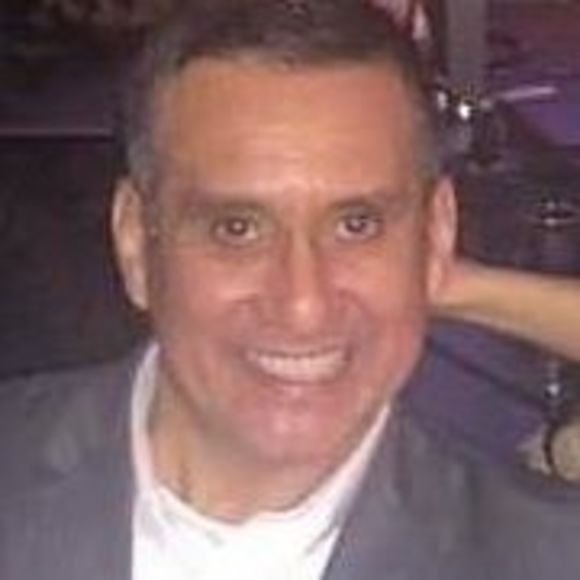 Profile Picture of Edward Ramirez (@ecramirez2020) on Poshmark