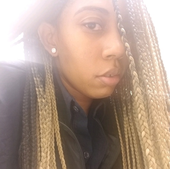 Profile Picture of Jerelyn Calhoun (@lalalawson679) on Poshmark