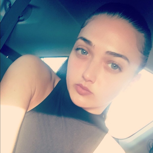Profile Picture of Dana Dinoia (@danadinoia) on Poshmark
