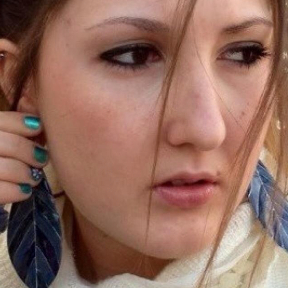 Profile Picture of Danielle Dooms (@ddooms1) on Poshmark