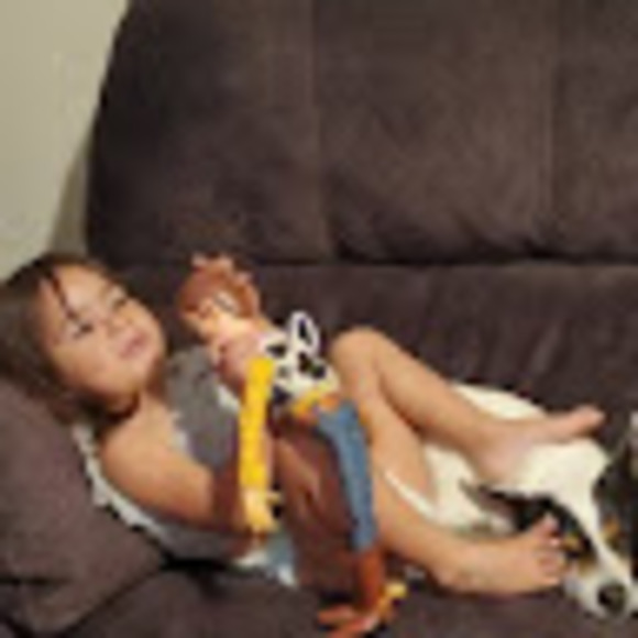 Profile Picture of Elva Gutierrez (@elvagutierre641) on Poshmark