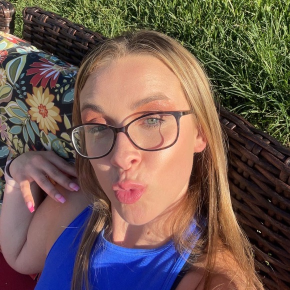 Profile Picture of Brianna Carson (@bricarson13) on Poshmark